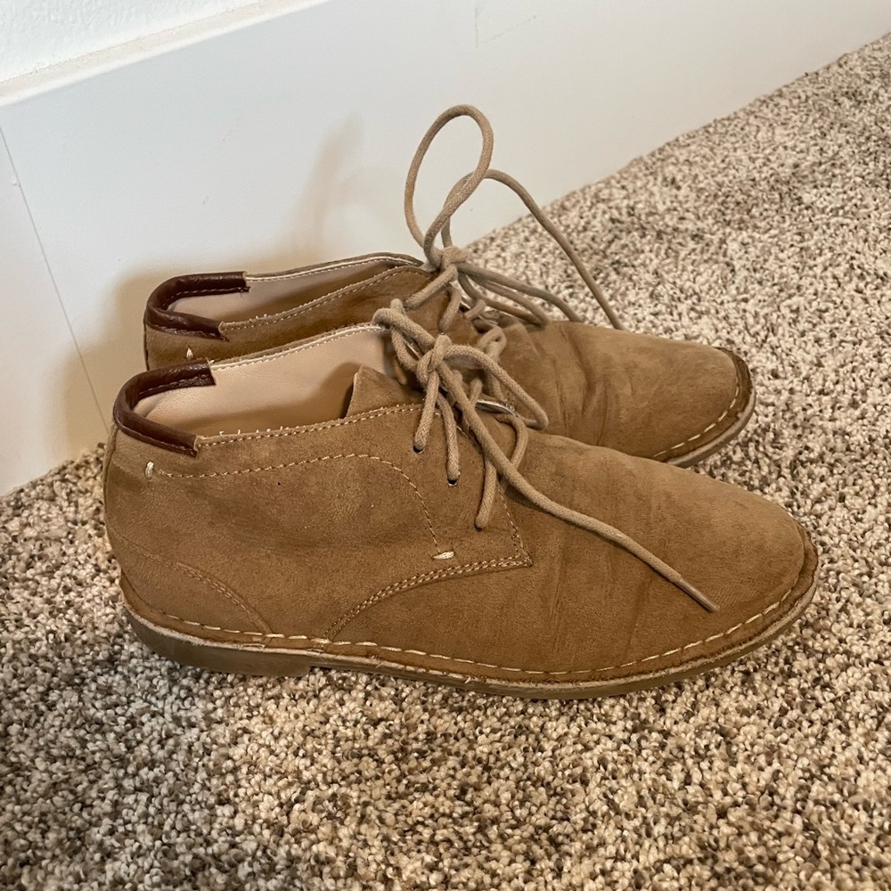 Boys size 1 Kenneth Cole shoes